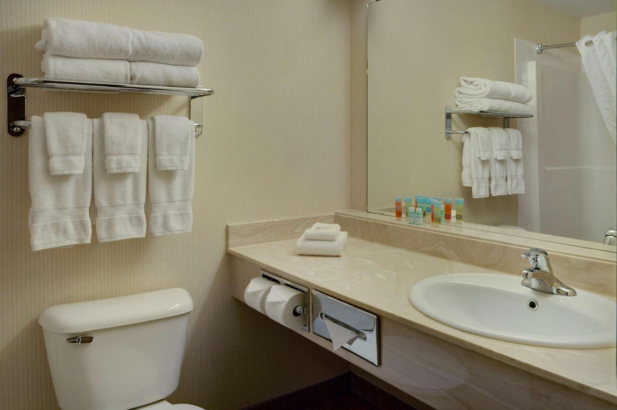 Coast Grimshaw Hotel & Suites Экстерьер фото