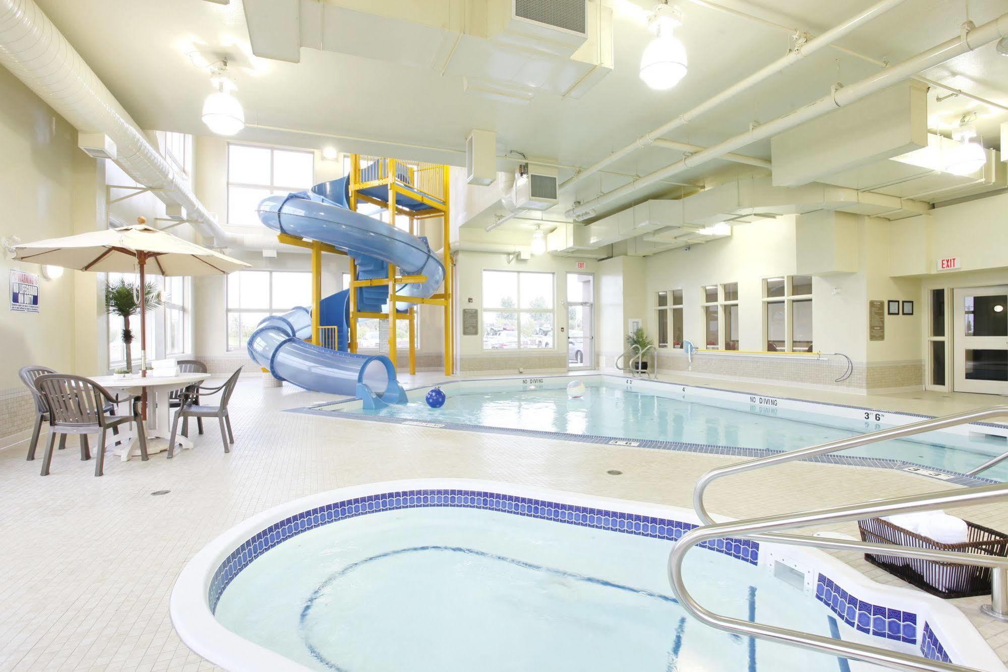 Coast Grimshaw Hotel & Suites Экстерьер фото